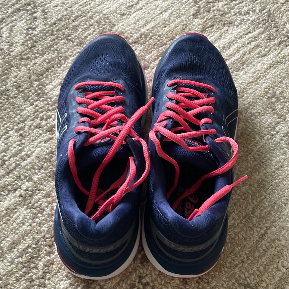 New without Box Asics GT 2000 running show in size women’s 8